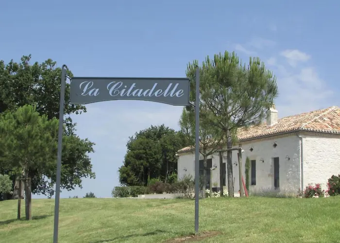 别墅 La Citadelle Eynesse